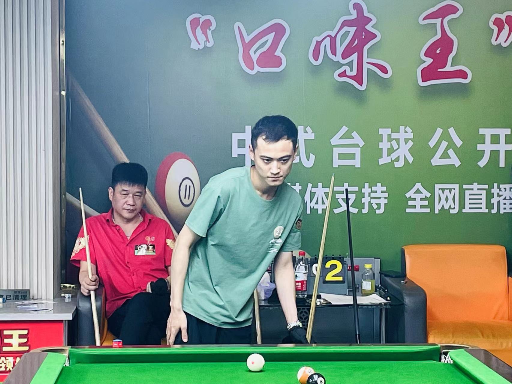 这使他在英 这使他在英